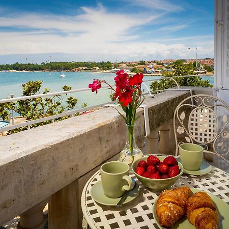 Romeo And Juliet Apartment With Balcony And Sea View Poreč Exterior foto
